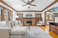 Modern Craftsman - East Harriet - 3 min to Lakes