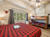 Woodsy Cabin Perfect for a Couple or a Group! Hotels in Hot Spring County