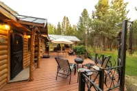 Cascade Basecamp | Fully Fenced/Hot Tub/Private!