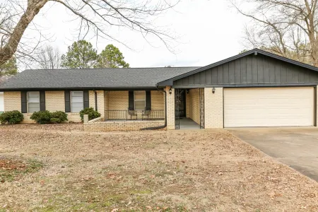 Quiet, 4-bed home with a park view.