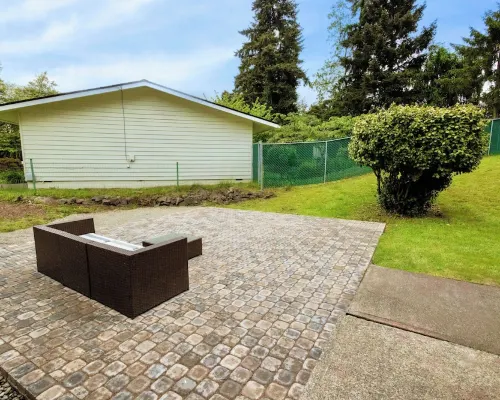 Centrally located, newly renovated home Hotels in Federal Way