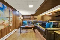 3 Bedroom, cozy house in Milwaukee near airport