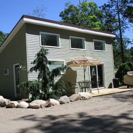 Amazing Dome! Panoramic Barrel Sauna! Hot Tub! Sleeps 6 Pet Friendly, Fire Place Отели в г. Интерлошен