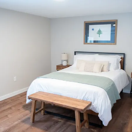 Spacious and Bright Downtown APT with River View