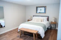 Spacious and Bright Downtown APT with River View