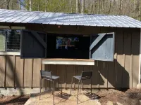 Adorable Cabin! Walk to Downtown! - Homestays
