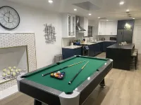 Luxury 2022 fully remodeled in Calabasas Hotels in Calabasas