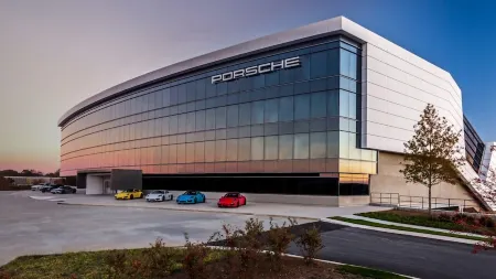 724A · The Blue Bungalow - Min to Downtown and Airport!