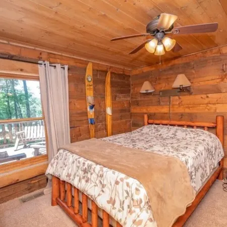 Authentic Cabin in the Woods!