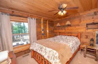 Authentic Cabin in the Woods!