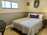 Lavender on the Farm ~ Cozy 2BR 1BA near Durango Hotel a La Plata County