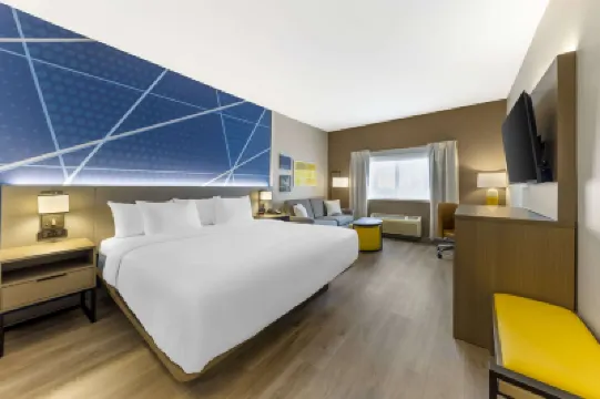 Comfort Inn & Suites Oklahoma City North - Quail Springs Các khách sạn ở Thành phố Oklahoma