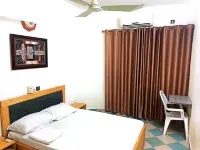 Deluxe Queen Size Bed & Saloon