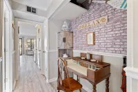 The Admiral's Roost ~ Steps to the beach and pool. Perfect for couples