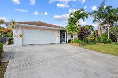 3 Bedroom Pool Home in PSL