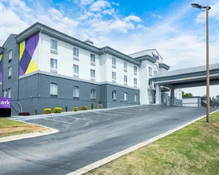 Spark by Hilton Commerce, GA Hotels in Commerce