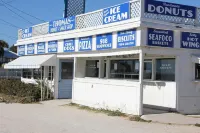 Fully Renovated on Sunnyside Beach - Golf Cart Included - Pool - 3 Bedroom