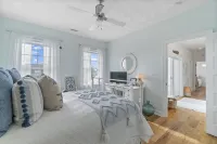 Sandbridge... Beautiful Beach Home With Direct Beach Access and Ocean Views โรงแรมใกล้หาดแซนด์บริดจ์
