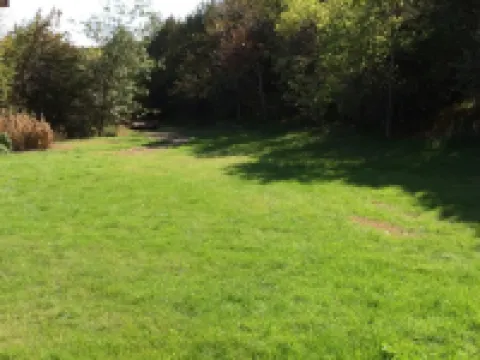 Steps from the water, firepit, large yard, family friendly Hotels in Brule County