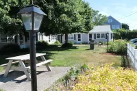 Charming Studio less than 200 steps to Glendon Beach - 200 Captain Chase Rd #18