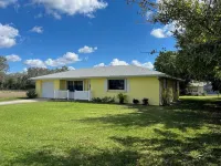 2 bedroom 2 bath single family home in Lake Placid FL. Located in Placid lakes