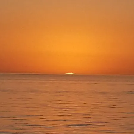 5 min. to Madiera Beach, Fl. GATED. PERFECT !