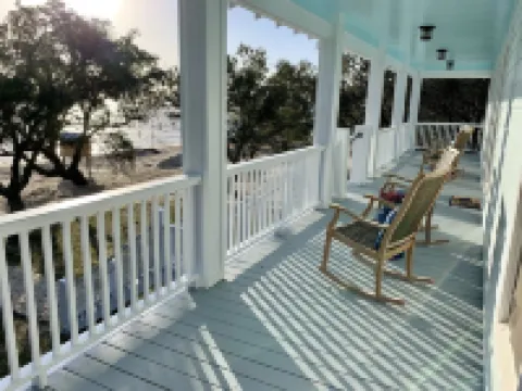 Ocean Springs Beach Vacation Getaway!  Private beach with breathtaking sunsets!