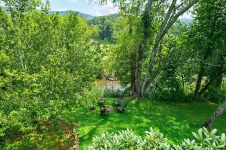 River Gem on the river with a private location