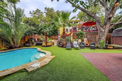 Austin Oasis Near UT and Downtown Hotels in Central Austin