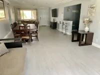 Single 4 bedroom Family House with Pool and Basketball court