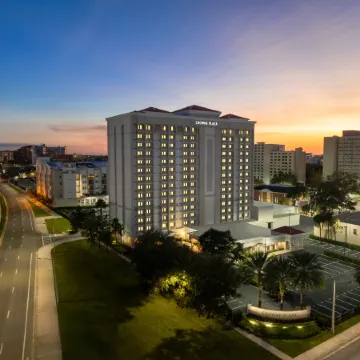Crowne Plaza ORLANDO-DOWNTOWN by IHG Отели рядом с достопримечательностью «Парк Лейк Эола»