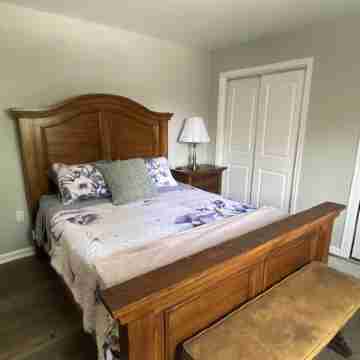 Private Entrance and 3 Car Parking, Pets Welcome Rooms