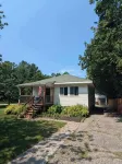 Charming 2-bedroom home in delightful downtown Indian River
