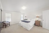 Forest Retreat - Sleeps 30 - 2 Minutes from Boat Launch - Balcony