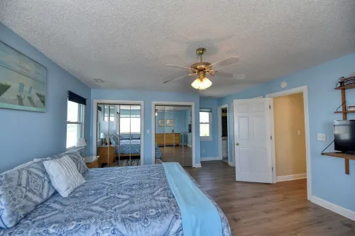 Amazing beach front 4 bedroom house Dog friendly children welcome gated  deck Hotels in North Topsail Beach