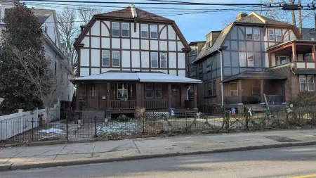 Charming 2-bedroom apartment w/ WiFi, AC in phenomenal Germantown, Philadelphia Отели рядом с достопримечательностью «Моррис Арборетум & Гарденс оф Юниверсити оф Пенсильвания»