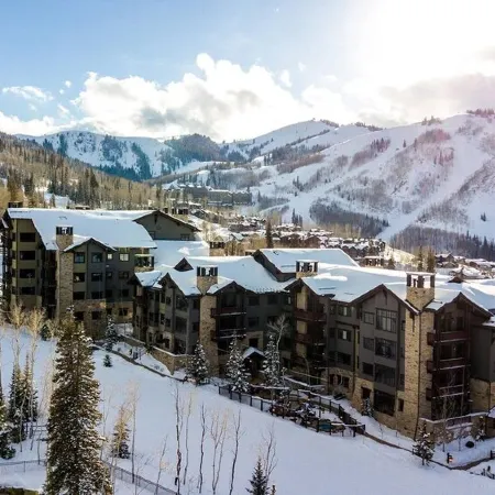 Luxury Ski-in/Ski-out Arrowleaf at Empire Pass Sleep 6