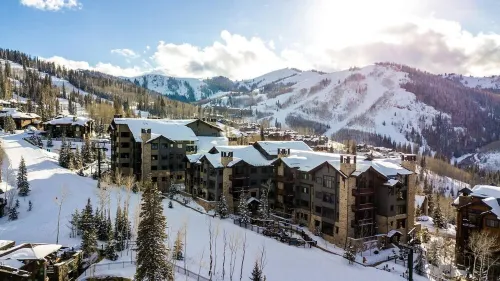 Luxury Ski-in/Ski-out Arrowleaf at Empire Pass Sleep 6
