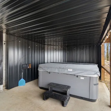 Lake Cumberland Luxury #2! Amazing Lake views, hot tub, fire pit!