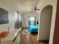 Anam Cara Vineyard. Romantic Vineyard Cottage with sweeping views Callaghan Vineyards附近的飯店