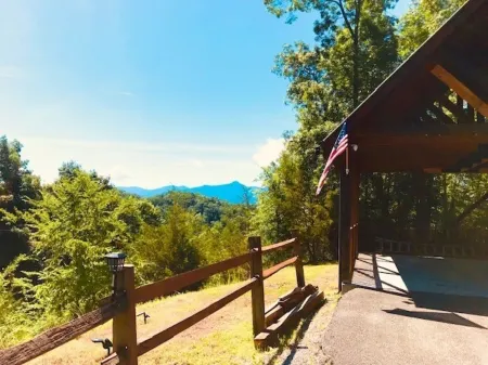 Amazing Mtn views close to all Smoky Mtn Attractions/ Dollywood!