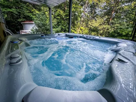 Close to Lake ~ Htub ~ Game Rm ~ FirePit ~ Stunning Design