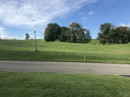 Ski and Golf Retreat by Hole 8