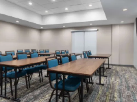 Hampton Inn & Suites by Hilton Orangeville, on Hotels in Mono