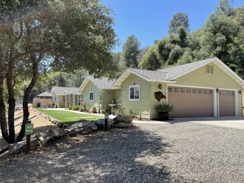 Newly Listed - Granite Hill - 2 Queen Bedroom Guest Suite A