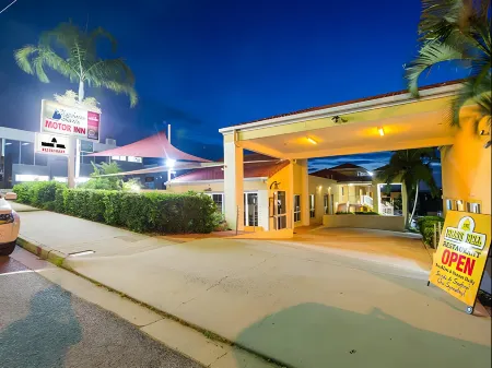 Harbour Sails Motor Inn Отели рядом с достопримечательностью «Heron Island Ferry Terminal»