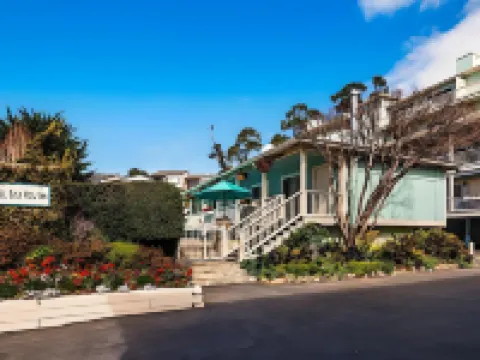 Carmel Bay View Inn Hotels near Carmel Sunset Beach