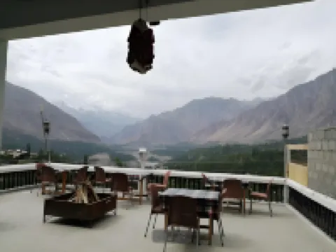 Hotel Blue Moon Karimabad ギルギットのホテル