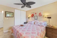 The Maui Moon Oceanfront Condo- Perfect for couples! Hotels near Kīhei Regional Park