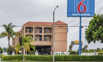 Motel 6 Gardena, CA - South